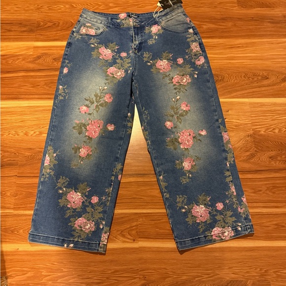 Flamingals Denim - Flamingals cropped Floral Jeans